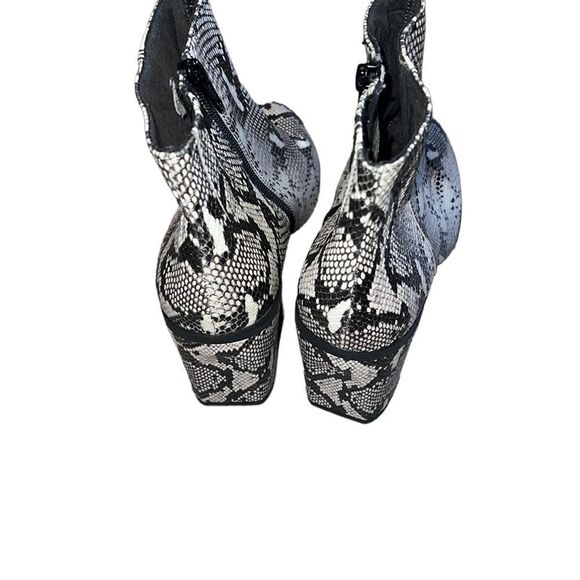Seychelles Black and White Snakeskin Booties Size 7 1/2 - Picture 2 of 7